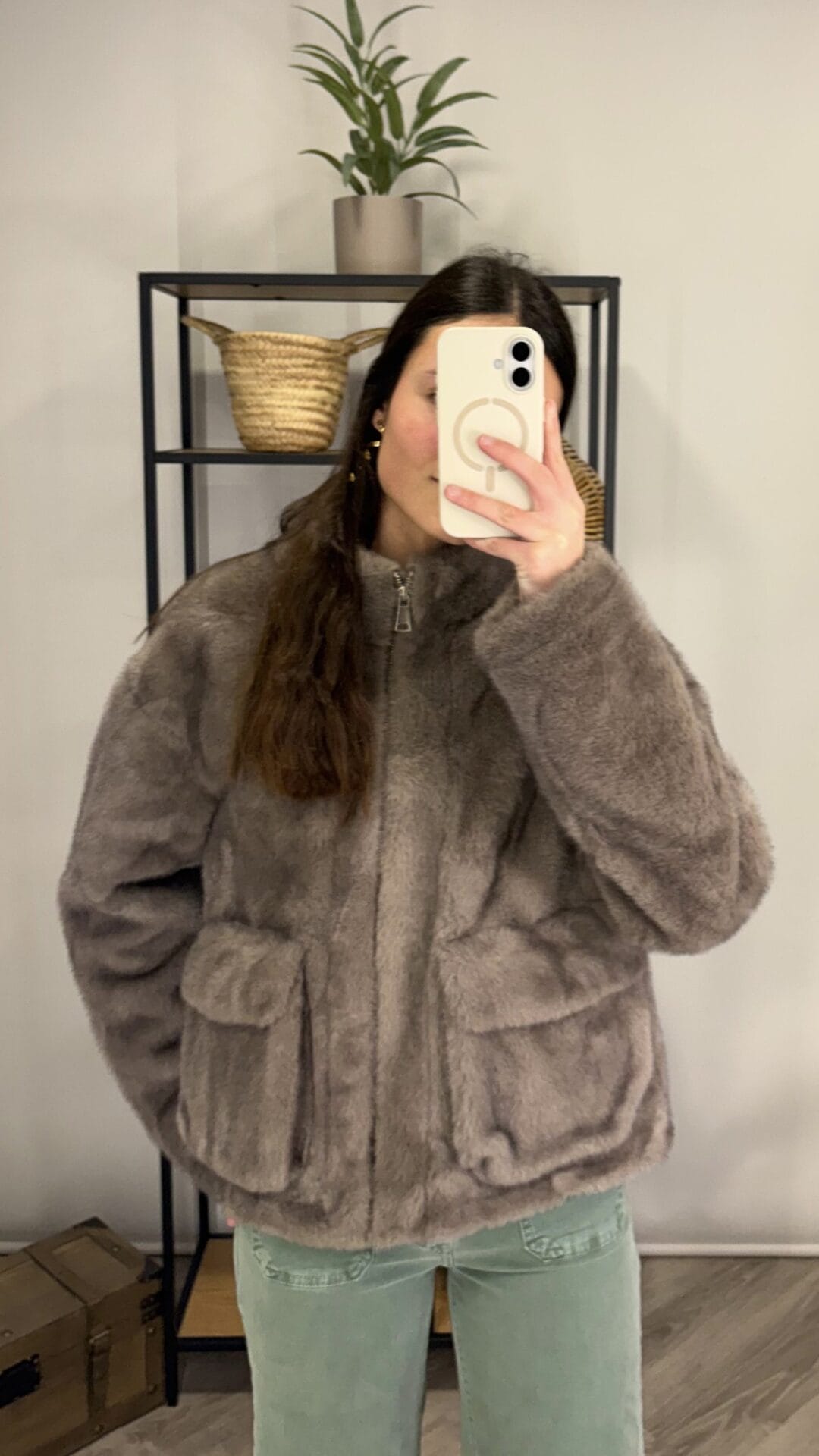 6D37FAF3-EC2D-46AD-BDE9-944BEE13C2DD