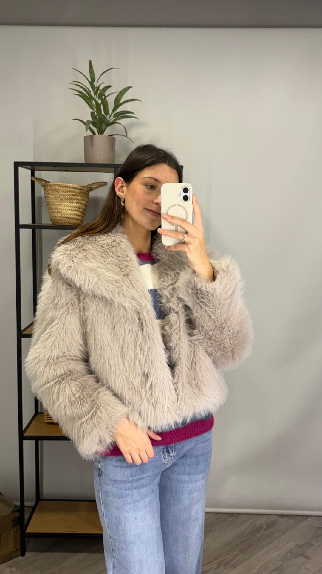 6ECE8E7F-837D-439D-9B42-20253463245F