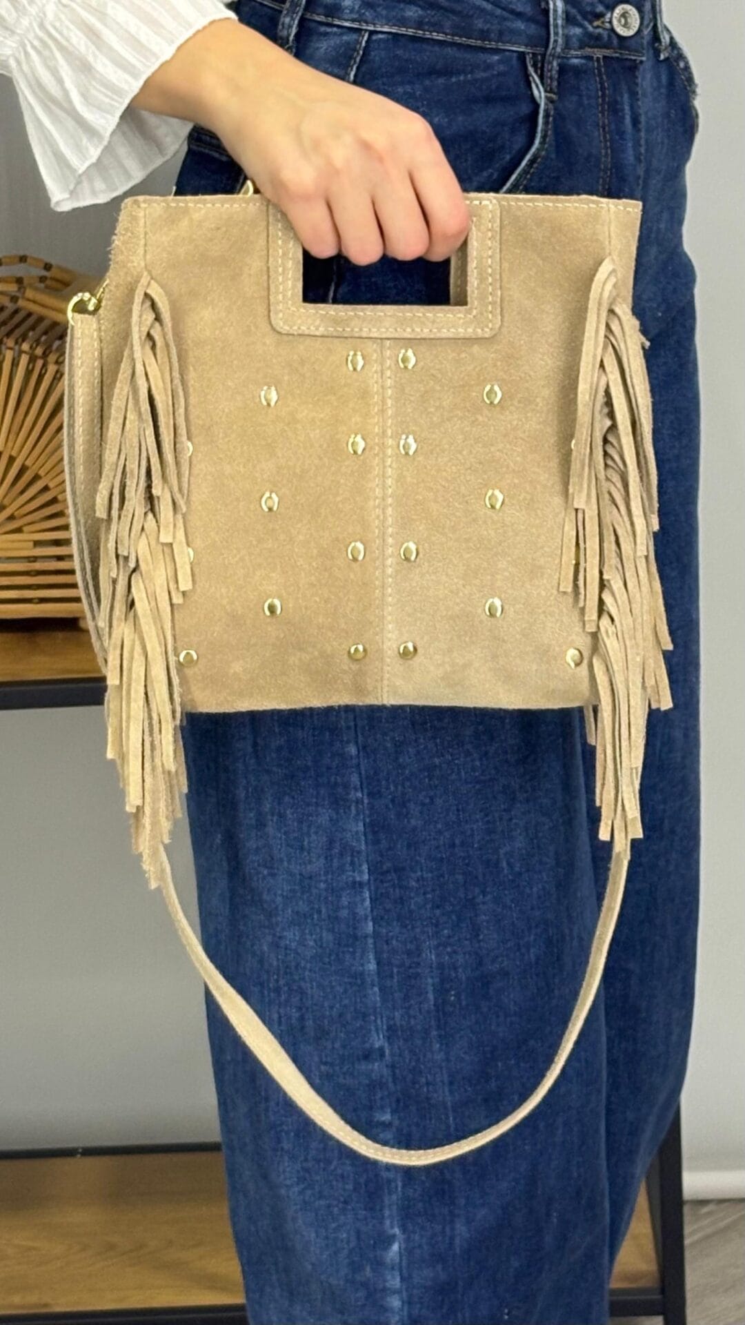 788F8C5E-526B-477E-90BA-04E7F3AE40BF