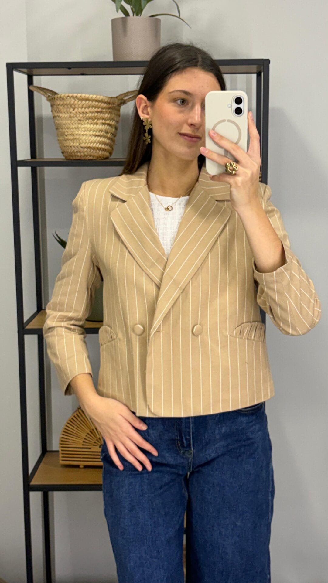 B9DA0804-569E-497A-877B-539235877E4C